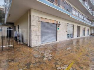 Negozio in affitto a messina strada panoramica dello stretto, 2725