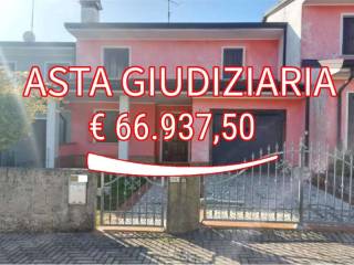 Villa a schiera all'asta a sesto al reghena via marignana centro