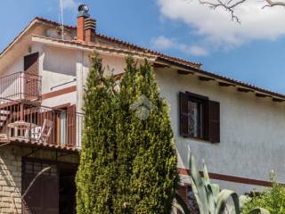 Villa in vendita a bassano romano località piana mola