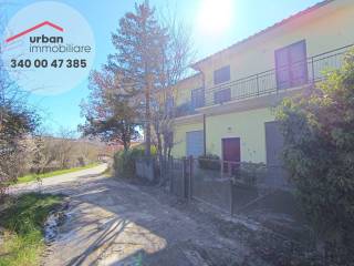 Casa indipendente in vendita a tornimparte via santo stefano