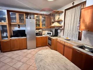 Casa indipendente in vendita a bosaro via nazionale, 915/25