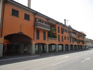 Garage in vendita a bergamo via san giorgio, 6