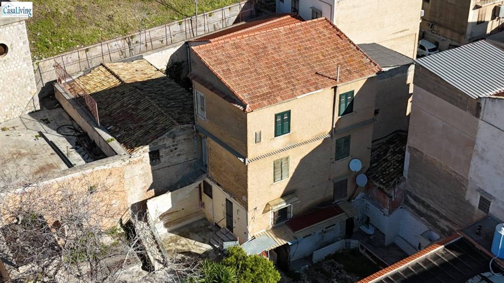 casa indipendente in vendita a Monreale in zona San Martino delle Scale