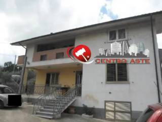 Rustico all'asta a fara filiorum petri via di rapino, 30