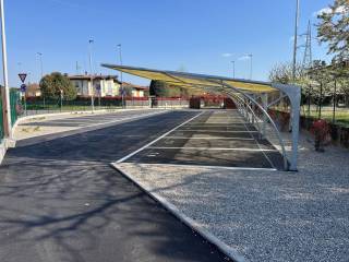Posto auto in affitto a curno via giulio natta, 4