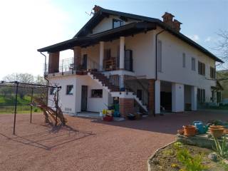 Casale in vendita a boca via moscatelli
