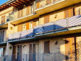 Garage in affitto a cantù via francesco daverio, 4