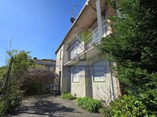 Casa indipendente in vendita a guastalla via donizzetti 3