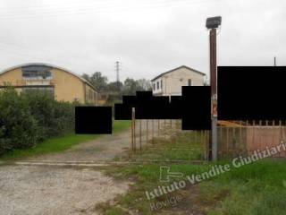 Intero stabile all'asta a occhiobello via nazionale n. 17