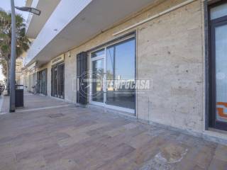 Negozio in affitto a civitanova marche viale giacomo matteotti