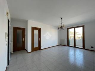 Appartamento in vendita a carbonera vicolo g. moro, 300