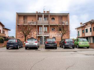 Appartamento in vendita a cento via giugliano fausto 7