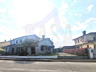 Villa a schiera in vendita a salara via degli olmi, 72