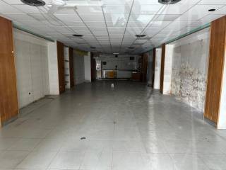 Negozio alimentare in in affitto da privato a napoli piazza santa croce, 9