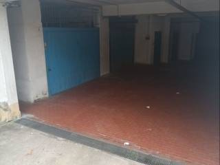 Garage in vendita a pomezia via gran bretagna, 49