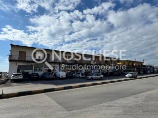 Negozio in vendita a montecorvino pugliano viale della libertà