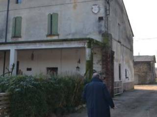 Casa indipendente all'asta a borgo san giacomo via iv novembre
