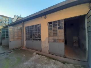 Garage in vendita a torino via bessanese, 5