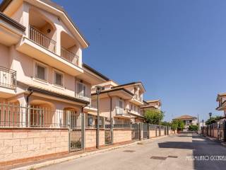 Villa bifamiliare in vendita ad albano laziale via colle nasone