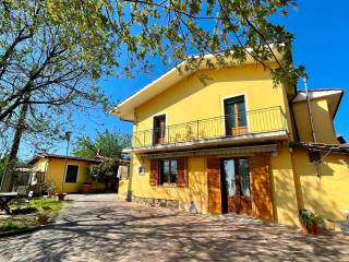 Villa bifamiliare in vendita a monsummano terme via vergin chiusa, 895
