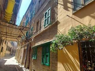 Casa indipendente in vendita a pollenza via olivieri