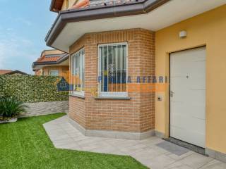 Villa a schiera in vendita a carnago rione colombera