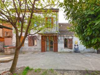 Villa in vendita a guastalla via solarolo, 74