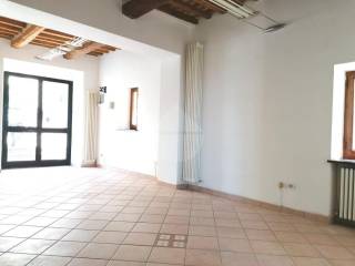 Abbigliamento in affitto ad assisi via borgo aretino, 6