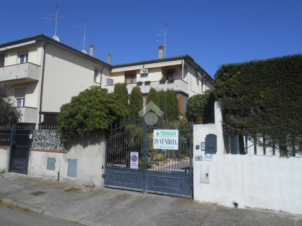Case con giardino in vendita a Lido Degli Estensi di Comacchio - TrovaCasa