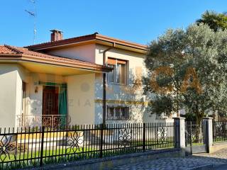 Villa in vendita a fossalta di portogruaro via benedetto croce, 3