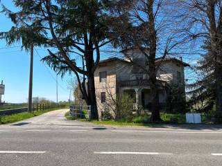 Villa in vendita a medea via sul versa