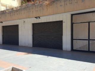 Garage in vendita ad arona via monte nero,, 28041 arona no, italia