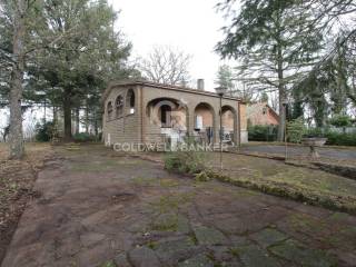 Villa in vendita a canepina strada del lago