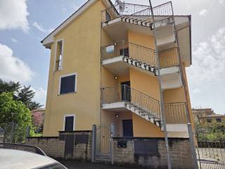 Appartamento in vendita a bassano romano via alessandro manzoni, 7