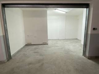 Garage in affitto a san giorgio a cremano via francesco cappiello, 49