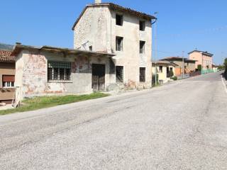 Casa indipendente in vendita a chiampo via patrizio ridolfi, 55