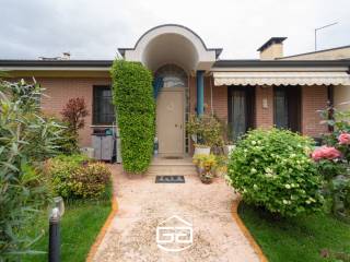 Villa bifamiliare in vendita a costabissara via cavour
