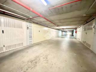 Garage in affitto a napoli via nuova poggioreale, 156