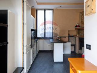 Casa indipendente in vendita a bernareggio via cadorna, 4