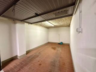 Garage in vendita a firenze via giano della bella