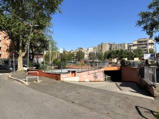 Garage in vendita a roma piazzale ipponio