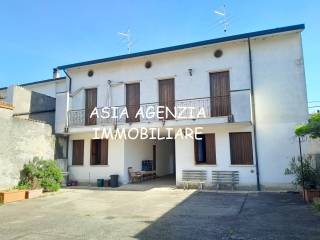 Casa indipendente in vendita a borgo san giacomo via enzo ferrari, 5b
