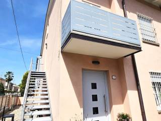 Villa bifamiliare in vendita a guastalla via luigi gonzaga, 4a