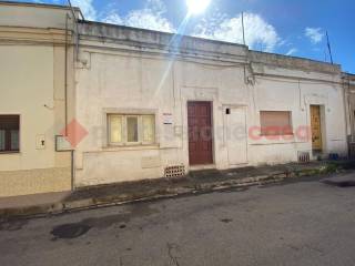 Casa indipendente in vendita a sava via galileo galilei, 81