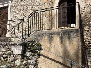 Casa indipendente in in vendita da privato a caporciano via castello, 10