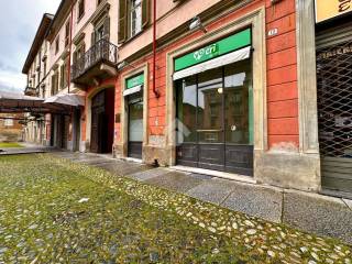 Negozio in affitto a tortona piazza malaspina, 11