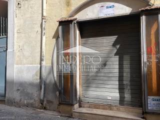 Negozio in affitto a bacoli via gaetano de rosa