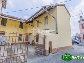 Villa in vendita ad albuzzano via olona