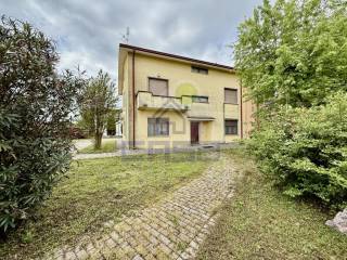 Casa indipendente in vendita a gazoldo degli ippoliti via boninsegna 2
