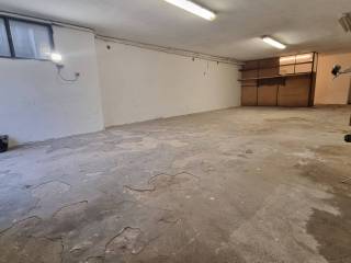 Garage in vendita a padova via ippolito taine